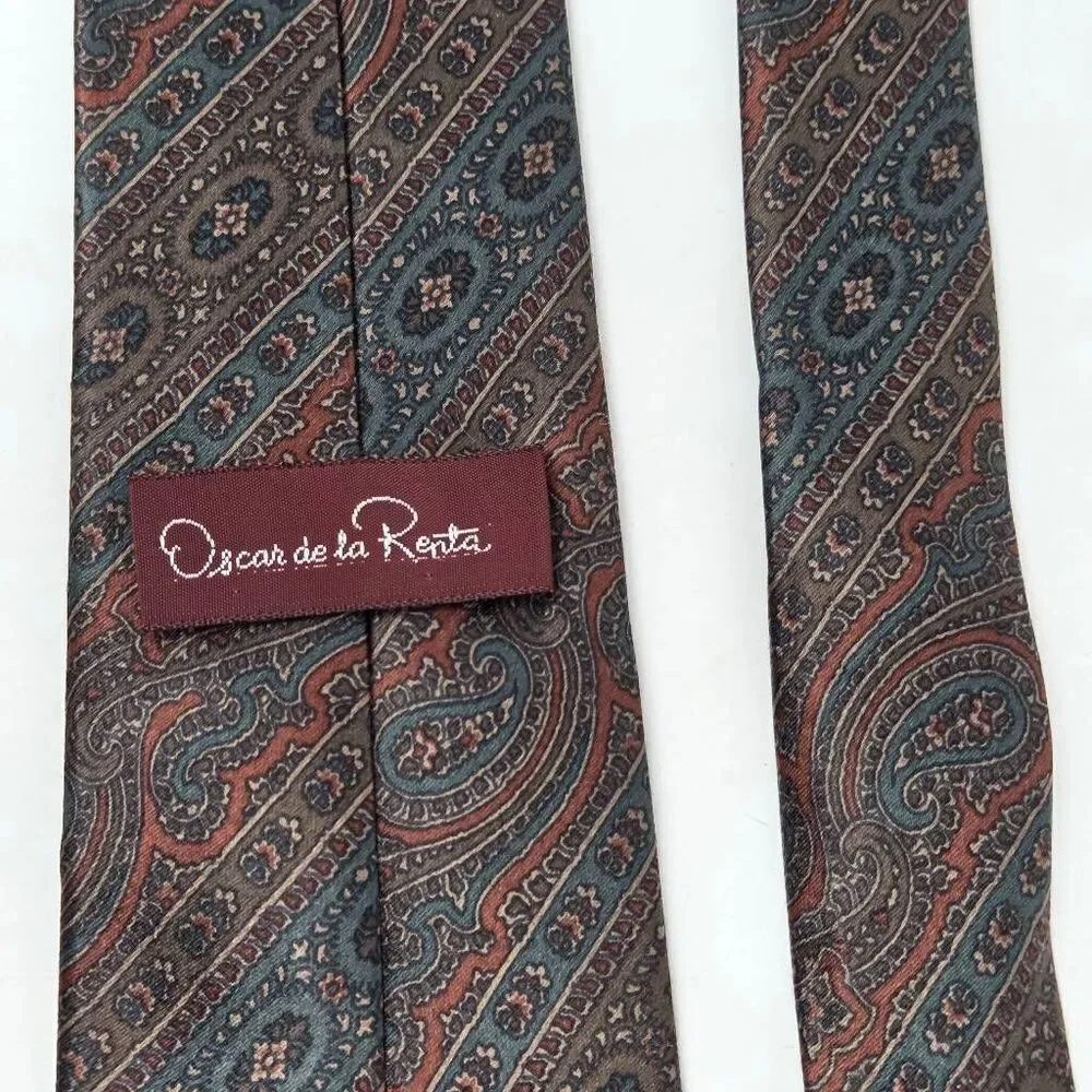 OSCAR DE LA RENTA SILK TIE GREEN TAN RED PAISLEY SATIN STRIPE SMOOTH 3.25